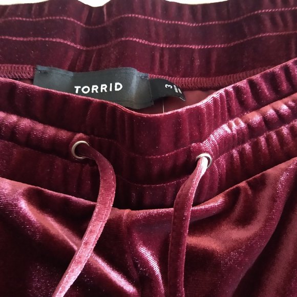 Wine colored tapered pull on pants - Picture 6 of 9